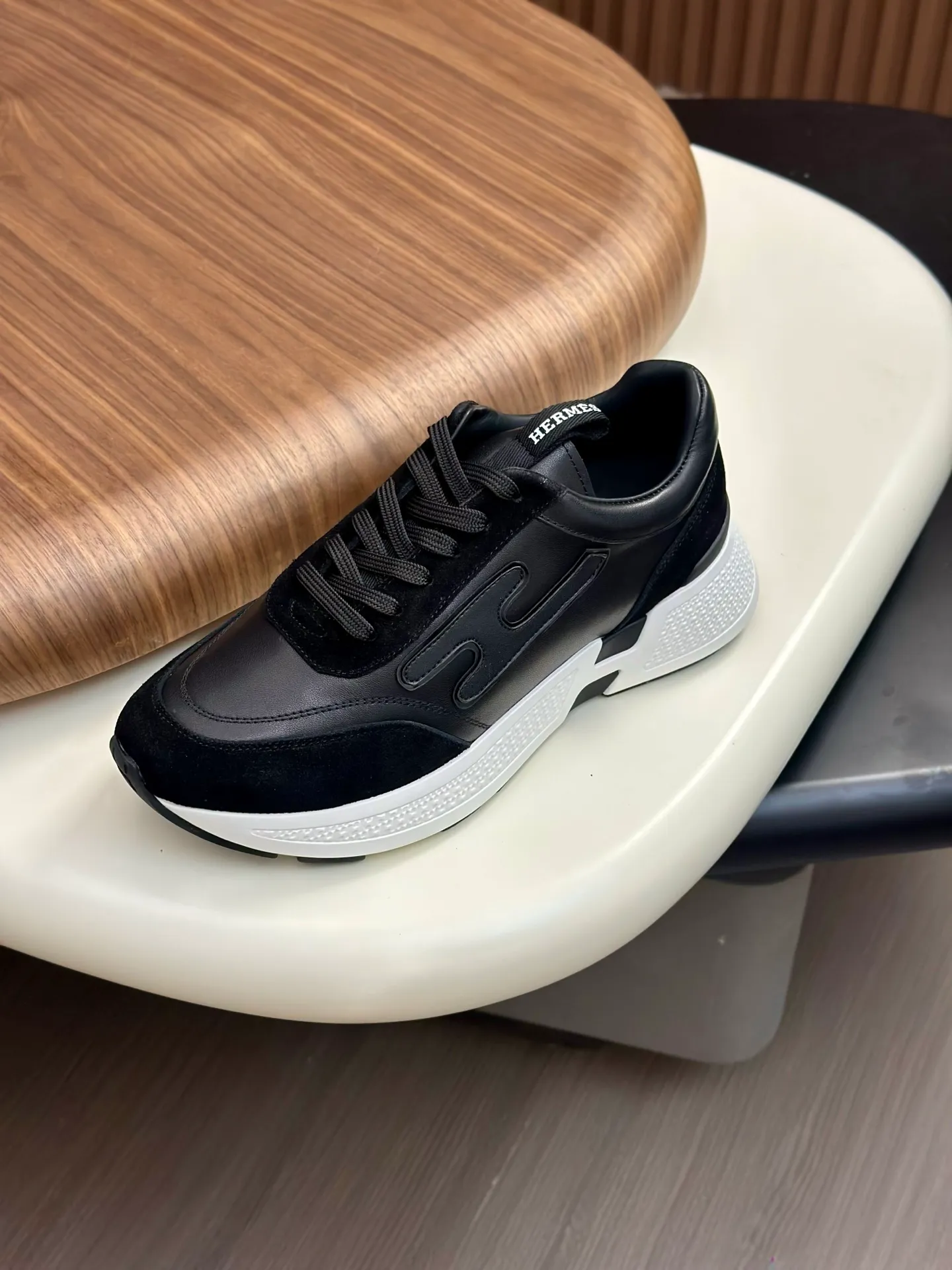 [HERMES] Hermès men's shoes 💰840💰 - High-end quality original order - Upper: 🔝 tumbled calfskin, brand canvas cloth, shoe body sewn with ´H´ pattern - Lining: water-dyed cowhide - Outsole: ultra-light T men's shoes 💰U foam rubber; two-color molded outsole - Ultra-high quality control, fine workmanship: highlighted (high-end, luxury, grade) -Size :39-44 (38, 45, can be customized)